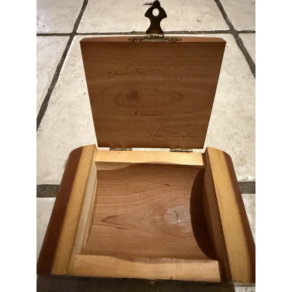 Vtg MidCentury Cedar Rounded Hinged Trinket/keepsake /Jewelry Box Dated 1951 - Picture 2 of 6